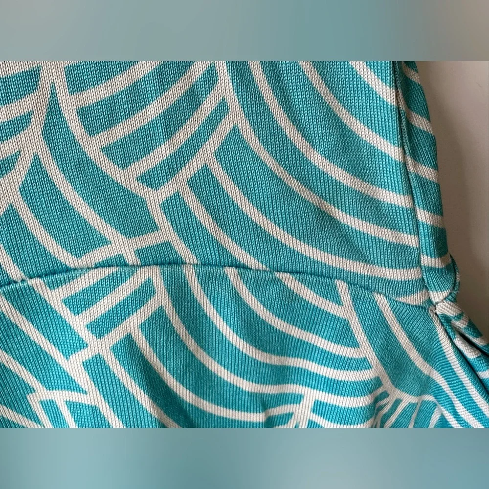Diane Von Furstenberg Silk Jersey Turquoise skirt, size 8